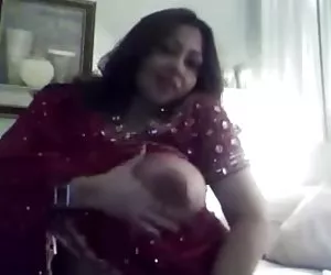 caliente mujeres desnudas d chica India muestra sus enormes tetas, coño show