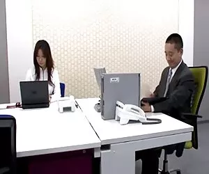 Busty putaa maduras co-trabajador japonés... f70