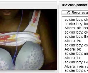 Putas pero muy putas adolescente negro muestra sus enormes tetas en chatroulette