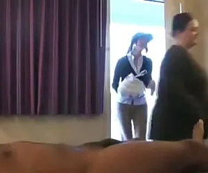 Muy maduras y putas chica entrega consigue la gran sorpresa negra