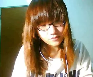 Linda buscar chicas ardientes chica chino parpadear sus tetas en Skype