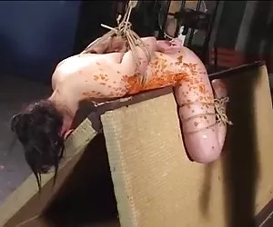Porno hogareño azotar un ol japon en un