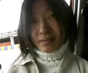 Zorras muy zorras asiático kim tan muestra su coño en coño de pov coche b4