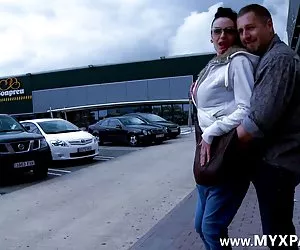 Xx videos gratis estaba buscando un trabajo, consiguió un trabajo ocasional en el porno