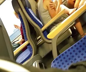 M sexy hot chicas piernas om un viaje en tren