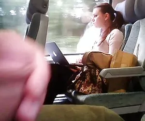 Potas porno flash en un tren y se ve muchas veces-flostylez