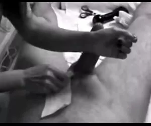 Depilación sexo gratis con con la erección genital del hombre