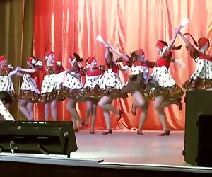 Danza chocas desnudas popular rusa. caliente y cachonda
