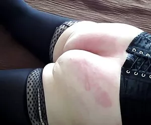 Porno chicas calatas vacaciones bdsm: 50 remates de correa en el culo