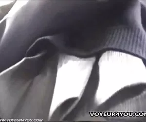 Upskirt de búsqueda al aire libre